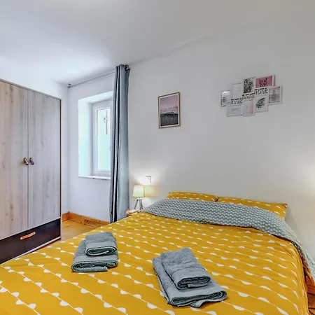 Lejlighed 3 Pieces, Climatise, Calme, 100m Du Centre, Parking, 