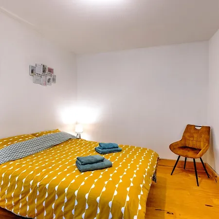 Lejlighed 3 Pieces, Climatise, Calme, 100m Du Centre, Parking, 