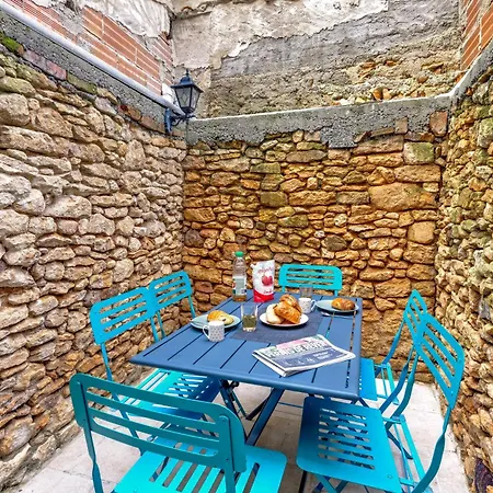 Apartamento 3 Pieces, Climatise, Calme, 100m Du Centre, Parking, 