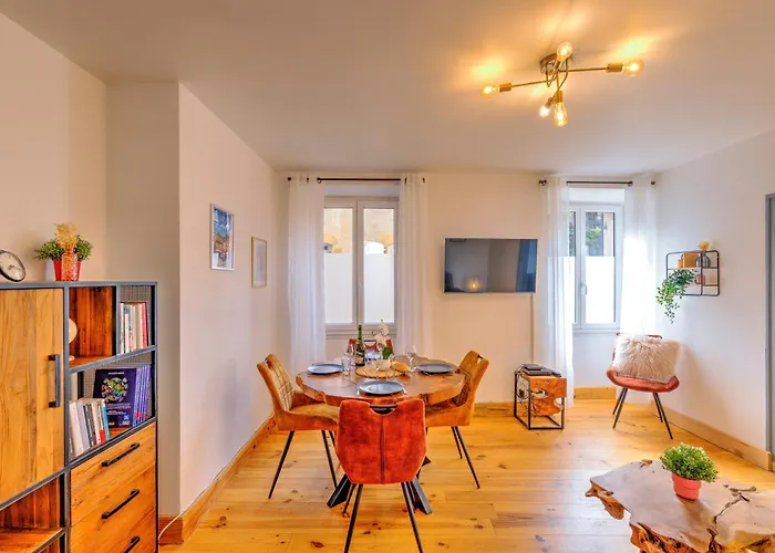 Grand T3, Climatise, Calme, Centre Ville, Parking, 