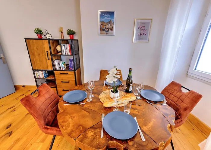 Grand T3, Climatise, Calme, Centre Ville, Parking, 