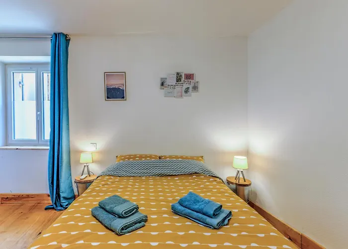 Grand T3, Climatise, Calme, Centre Ville, Parking, 