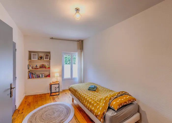 Grand T3, Climatise, Calme, Centre Ville, Parking, 