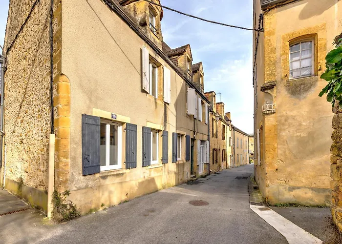 Grand T3, Climatise, Calme, Centre Ville, Parking, 